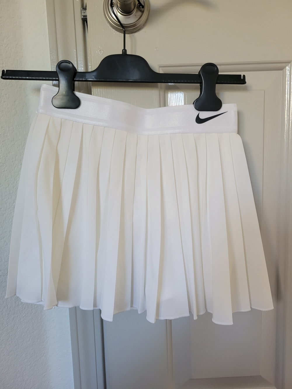 Nike Women’s White Pleated Tennis Skort